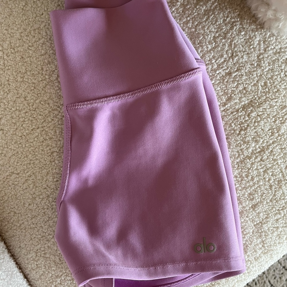 ALO Yoga Lavender Biker Shorts 🤍